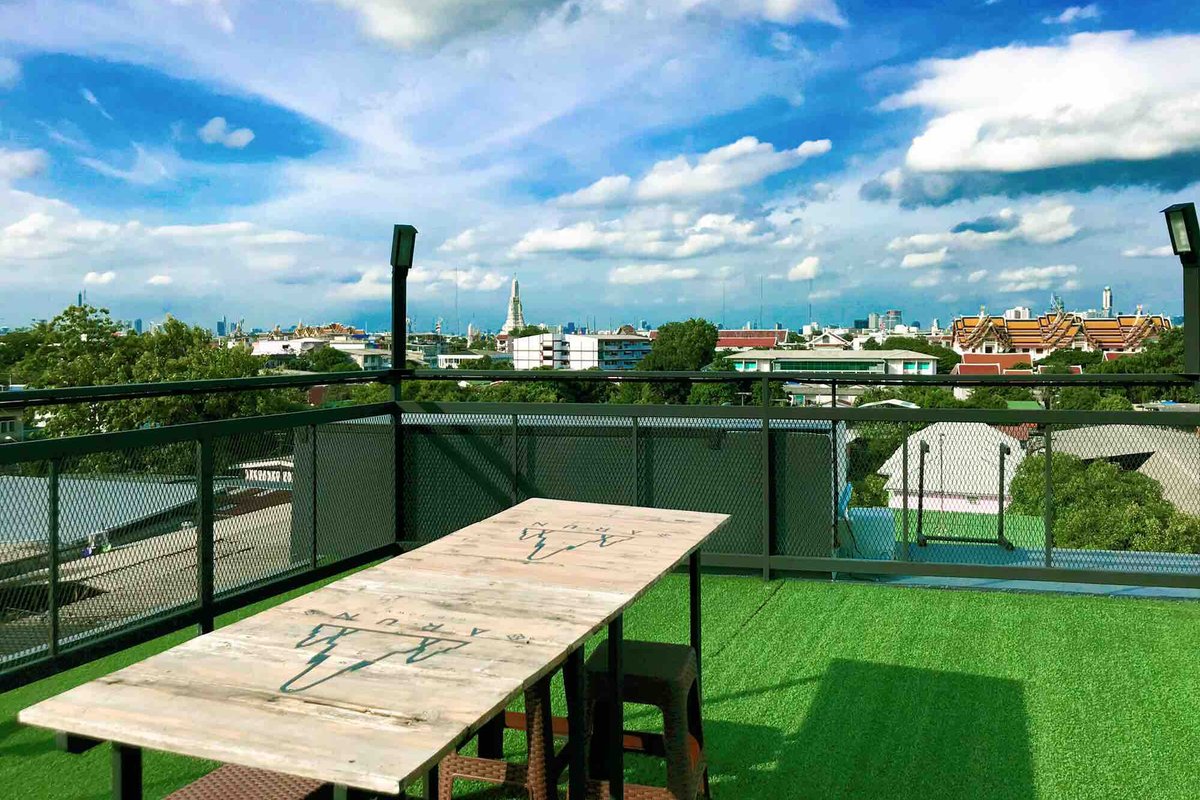 Private Whole House- for Big Group next to MRT!