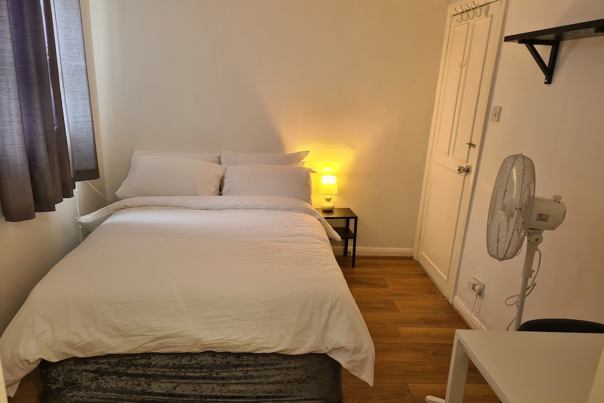 Lovely 4 bedroom house in Se17 2qs London. gallery image 3