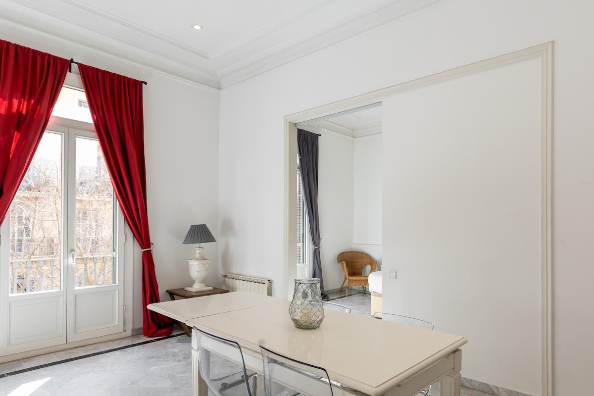 Large two bedroom apartment gallery image 3