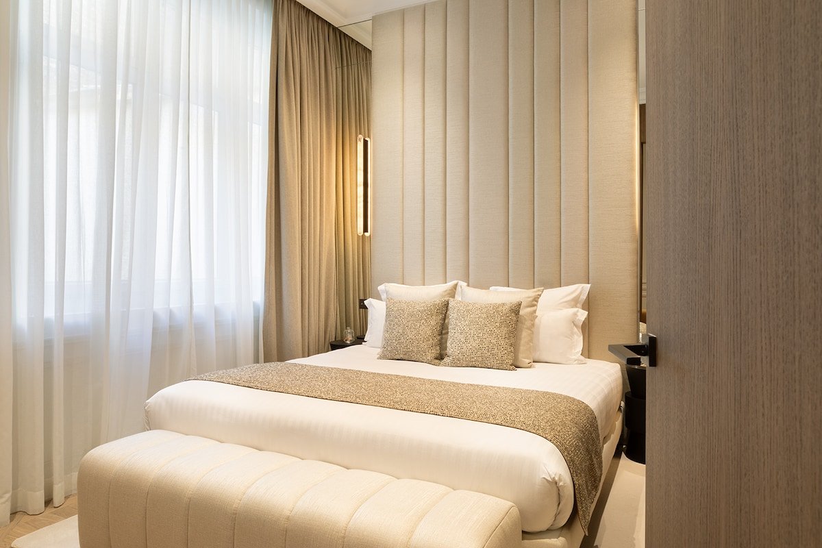 The Lander – Serviced 3-BR/3BA – Triangle d’Or gallery image 2