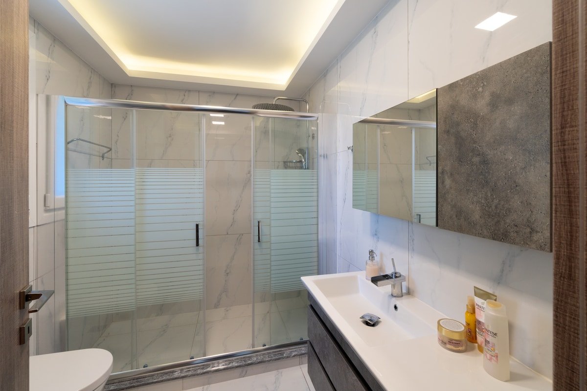 Seaside Private Beach Villa 3BR w/ 3.5 gallery image 5