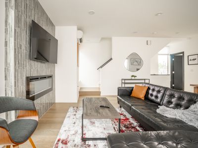 Chic Seattle 4BR | Rooftop Deck+Prime City Access