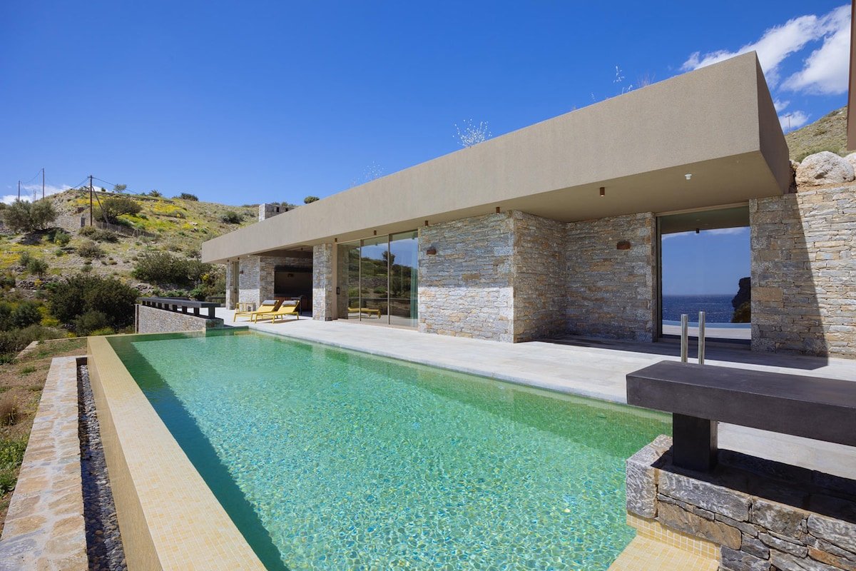 Villa Ocean, 3 BD, 2 BA, infinity pool, sea view! gallery image 2