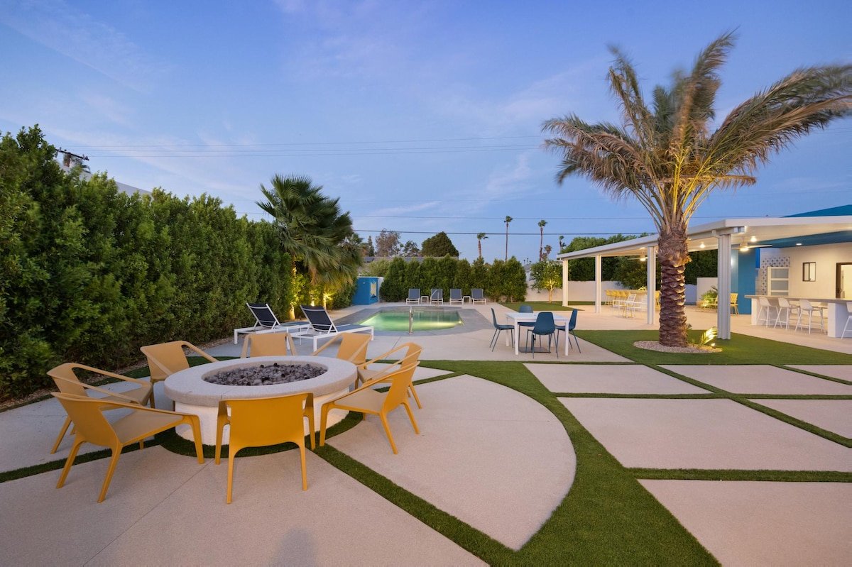 Pickleball Palms – Private Court! Pool! Hot Tub! gallery image 3