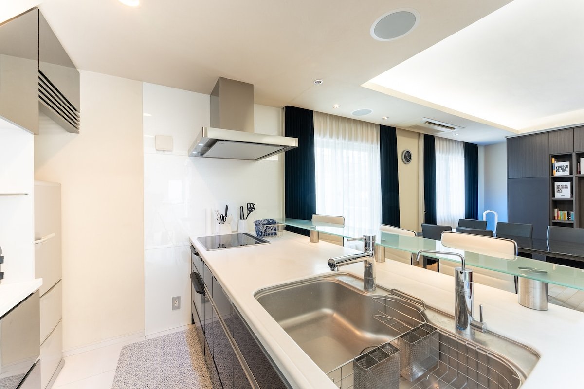 渋谷センター街徒歩4分｜最大10名様｜ラグジュアリーな松濤の2LDKメゾネット｜豪華なジャグジーバス gallery image 5