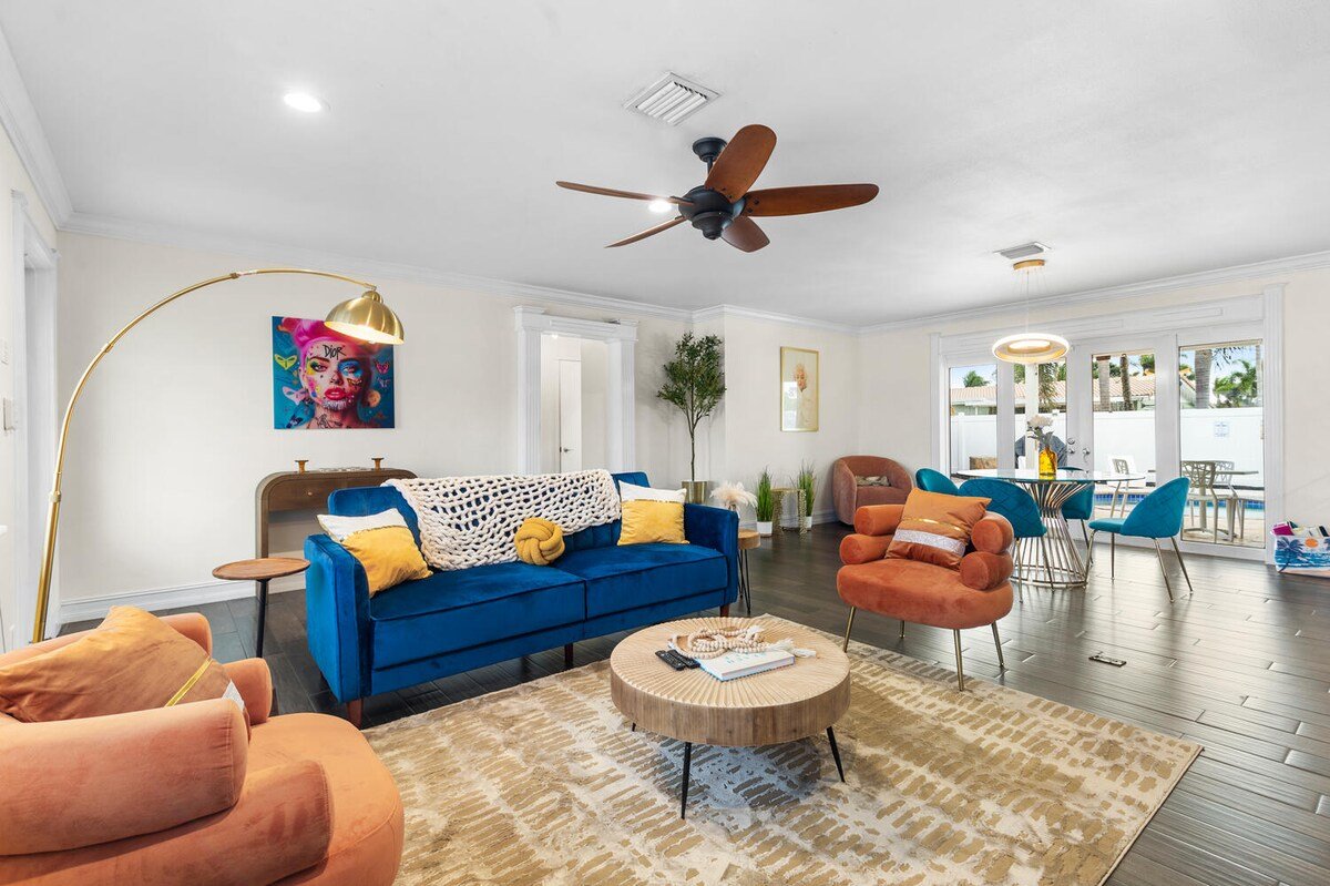 Luxe Villa: Salt Pool | BBQ | Hot Tub | Amenities! gallery image 4