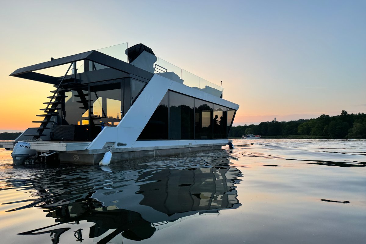 Wave-Lounge, exklusives Hausboot in Berlin