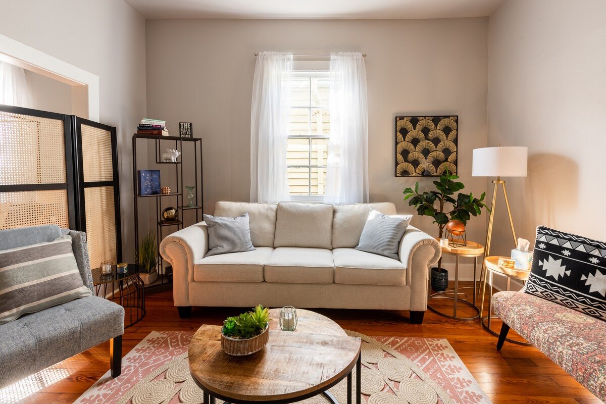 RARE Uptown Treasure – Excellent for Groups!! gallery image 4