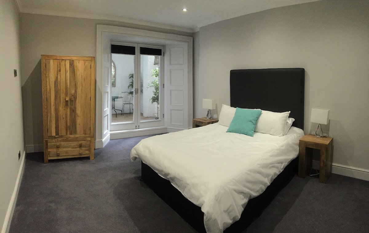 Luxury 3 Bedroom Flat in the heart of Edinburgh gallery image 5