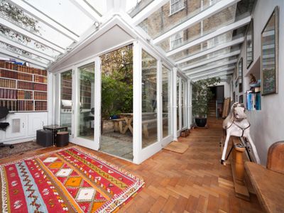 A Unique & Spacious Urban Sanctuary