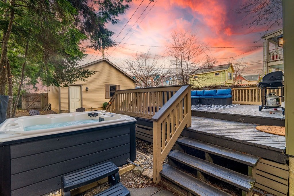Historic Short North: Hot Tub, BBQ, Free Parking gallery image 5