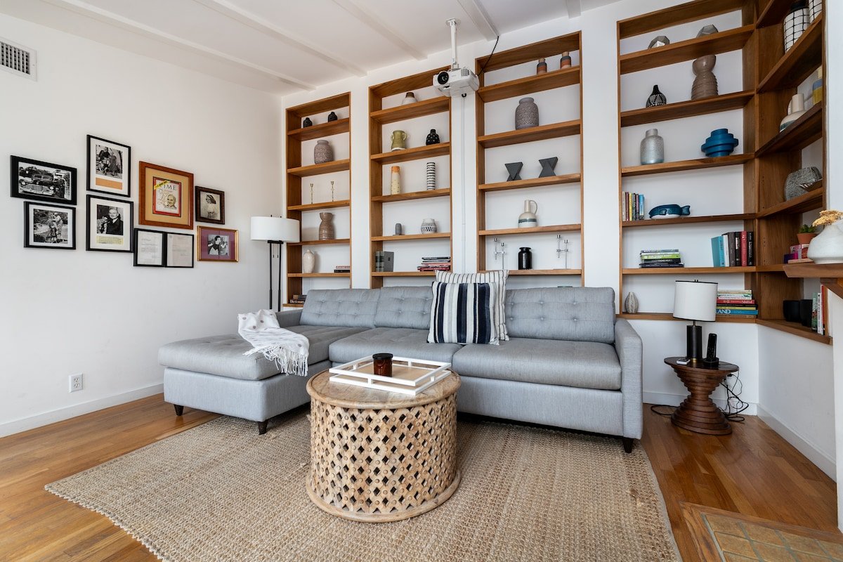 Cozy LA Winter Above the City Lights with Pool/Spa gallery image 5