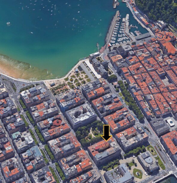 NEW Central Boutique Apartment 6 pax! gallery image 3