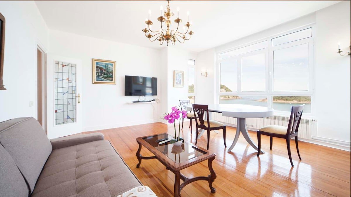 Amazing property with TOTAL views Concha Bay! gallery image 4