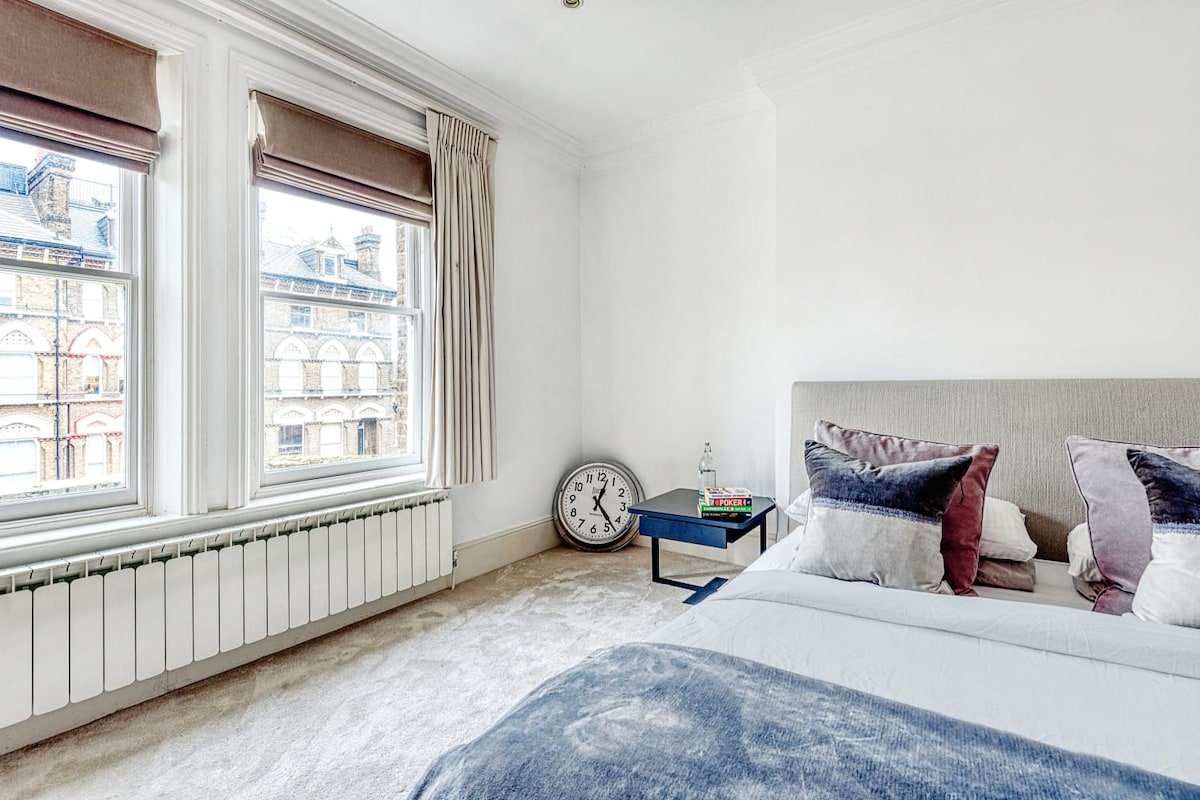 The King of Spades – Out of Office Lifestyle gallery image 4