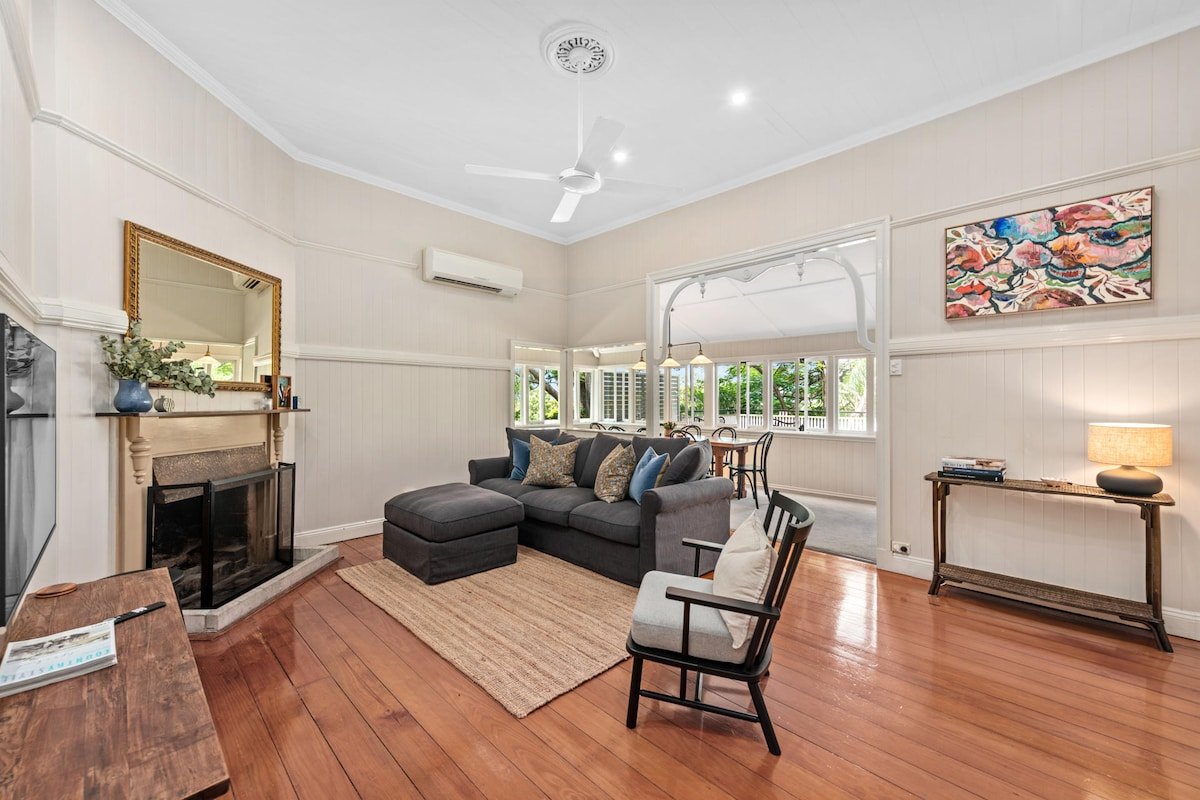 Poppy’s Place! 4Bed/1Bath/2Car/Views/House ~Bardon gallery image 2