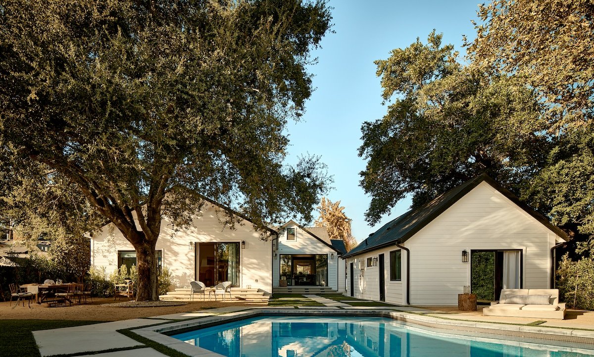 Classic Meets Contemporary gallery image 2