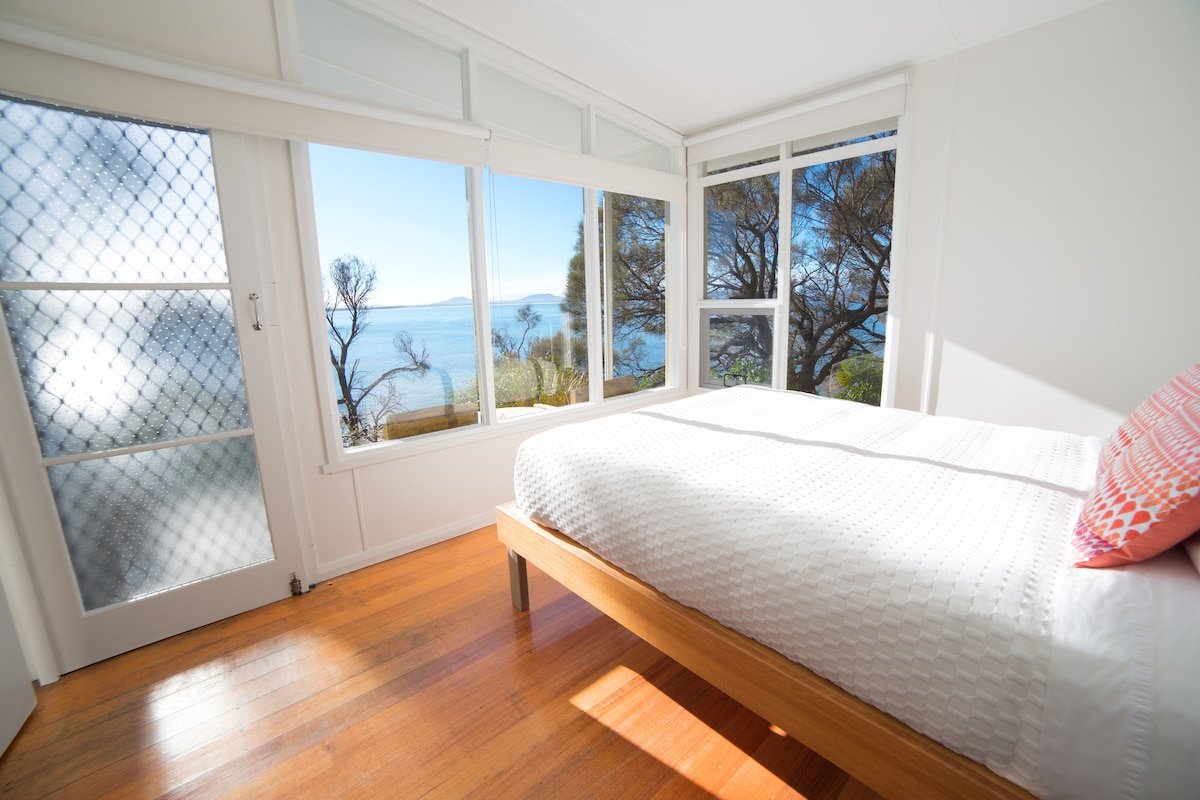 The Hideaway – beachfront seclusion gallery image 3