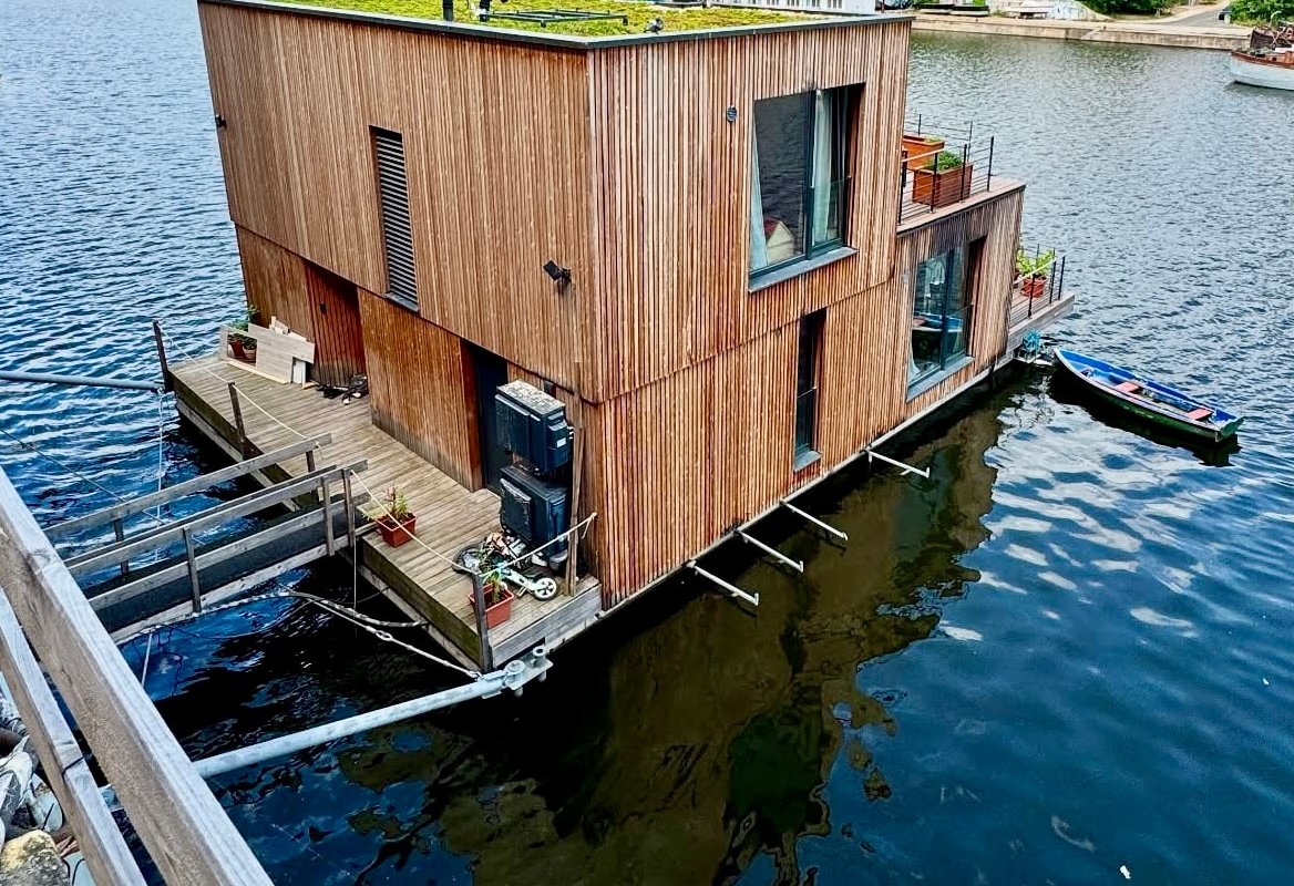 One of the kind Prague Houseboat Experience +BOAT gallery image 3