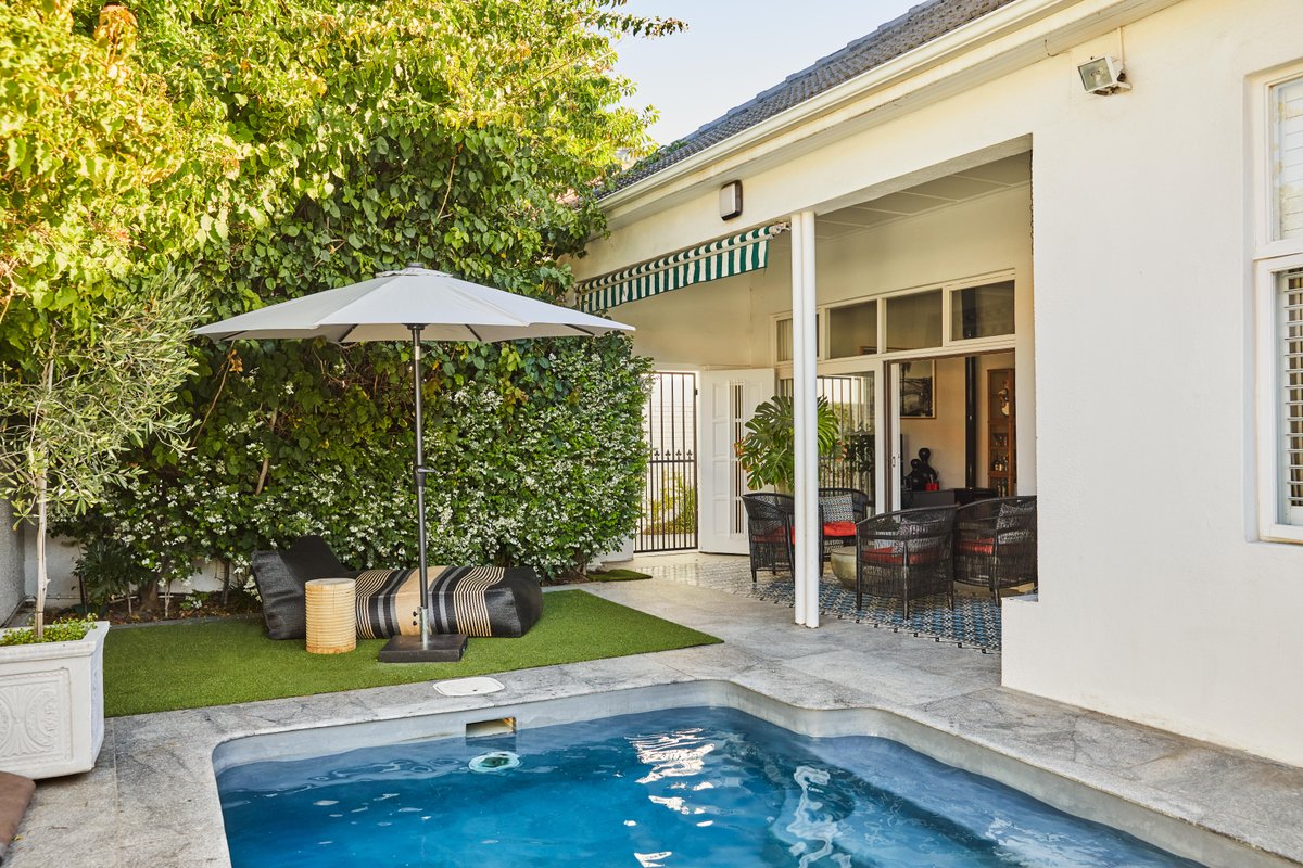 Charming, Sea Point 2 bed Home