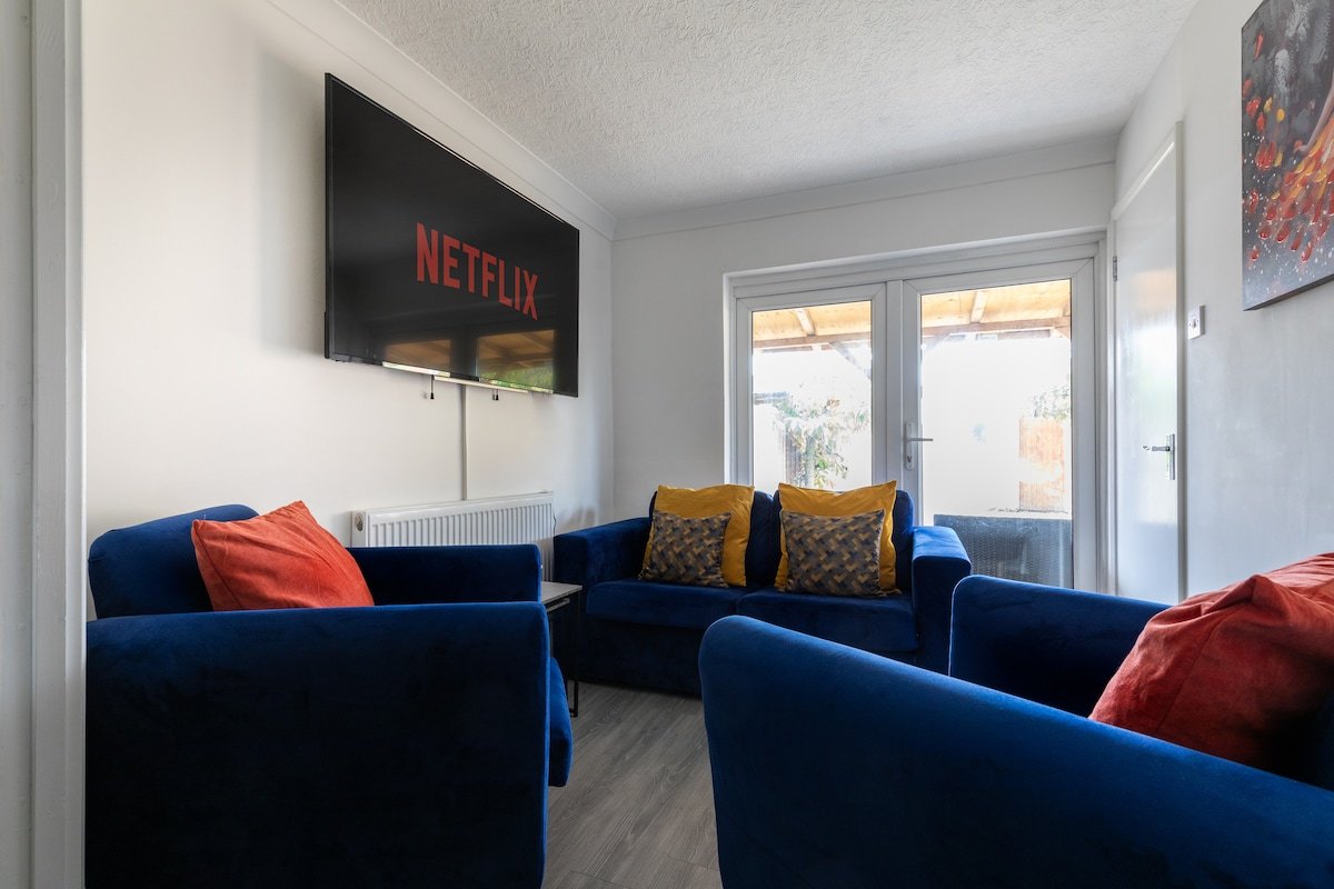 Serviced Homes 5 Bed, 5 Bath Contractor Insurance gallery image 2