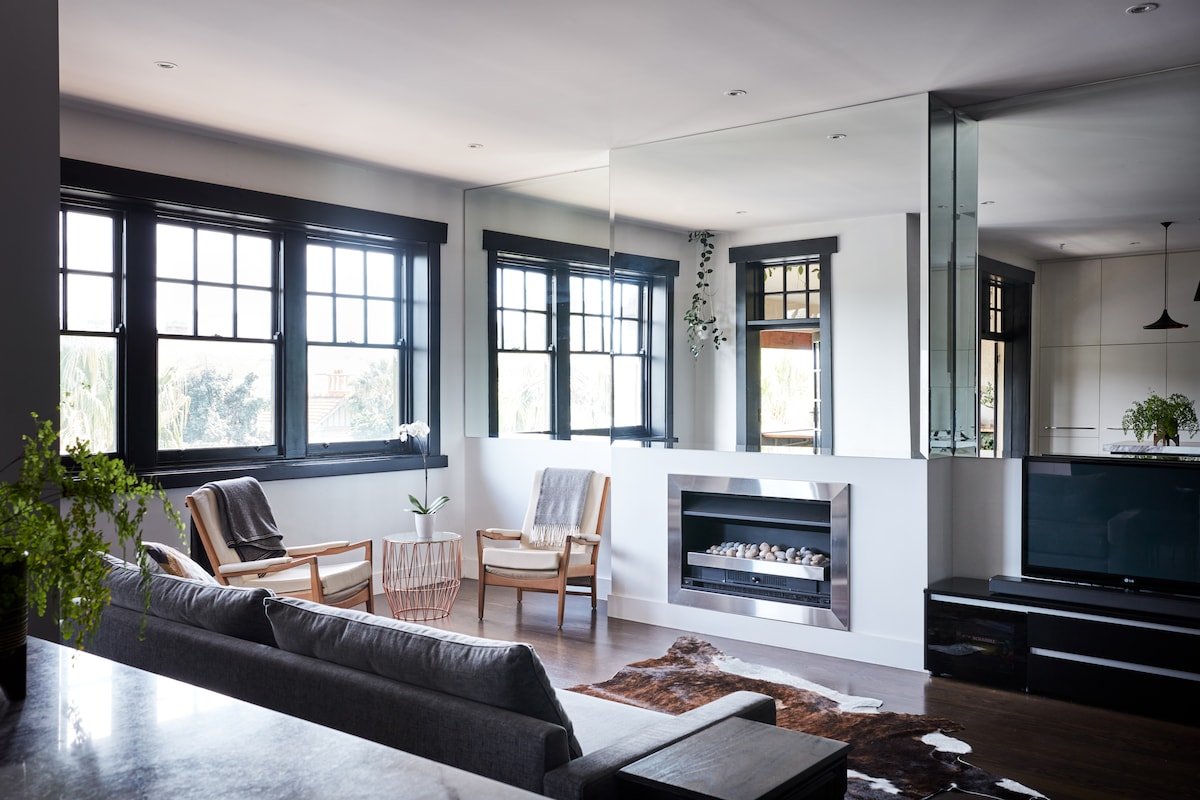 St Kilda Beachfront Penthouse gallery image 5