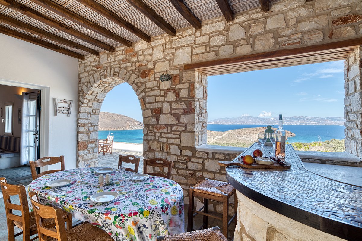 vila matan- home with a walik to the sea