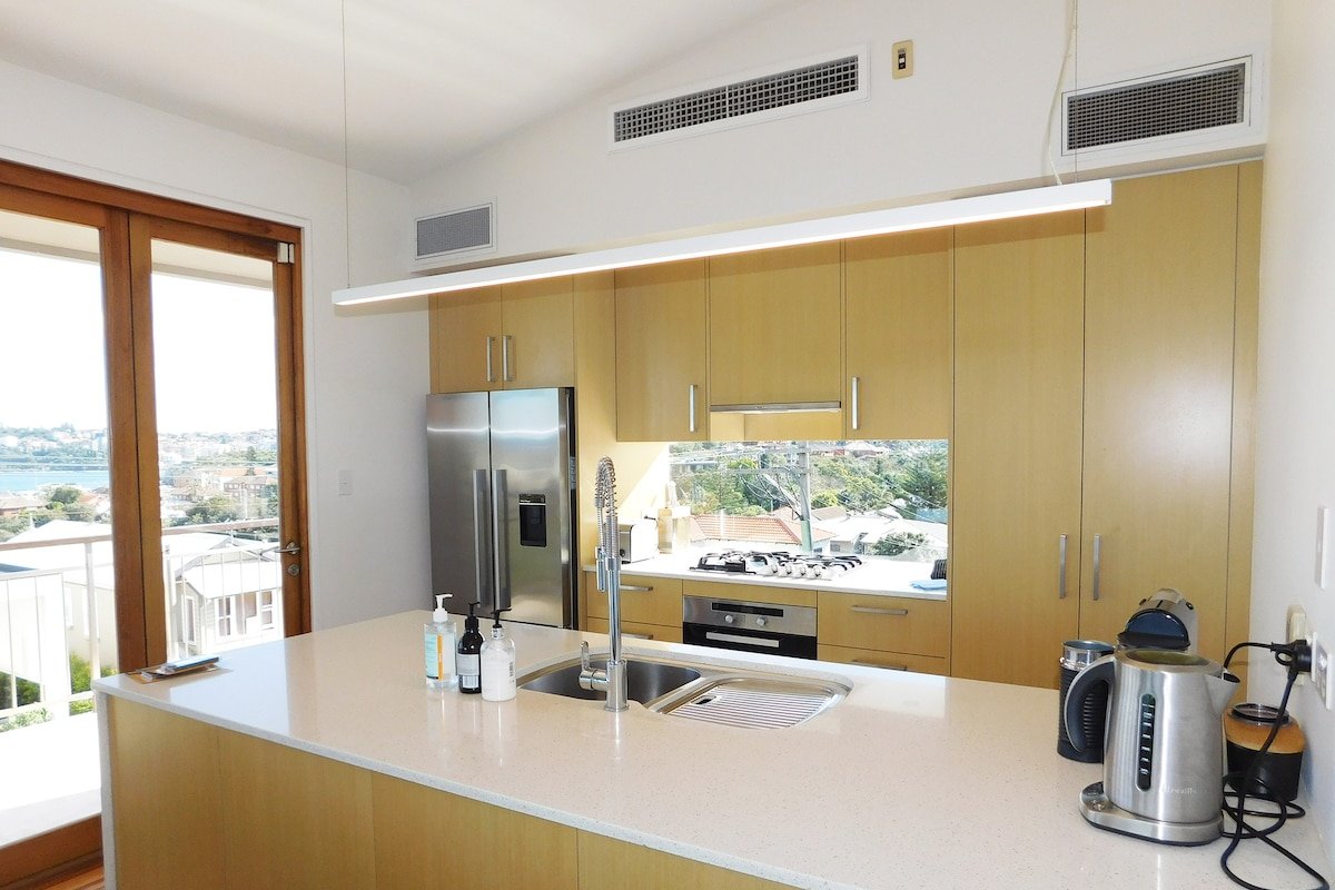 Clovelly Beach House with Pool gallery image 5