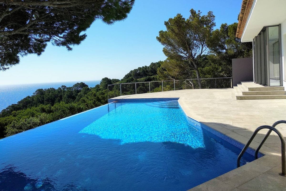 Luxury villa, sea views, heated pool, Begur gallery image 5