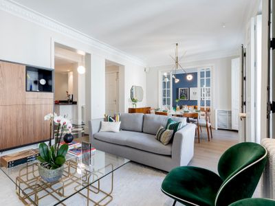 Elegant Justicia apartment, 3BR, w/balconies – JII