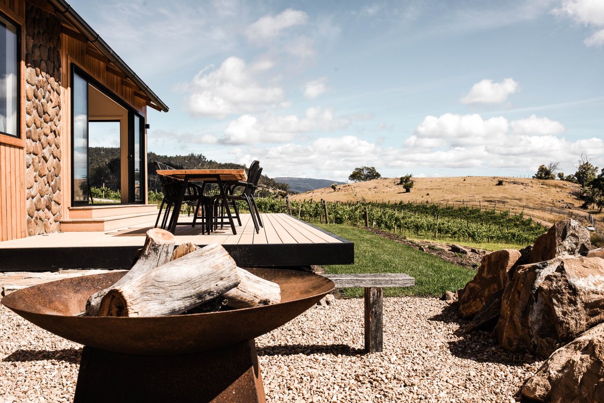 The Picker’s Hut- Luxury Vineyard stay