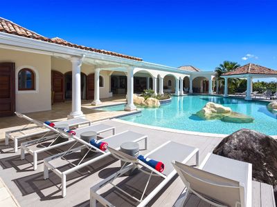 La Salamandre (6 bedrooms) – Lagoon front villa wi