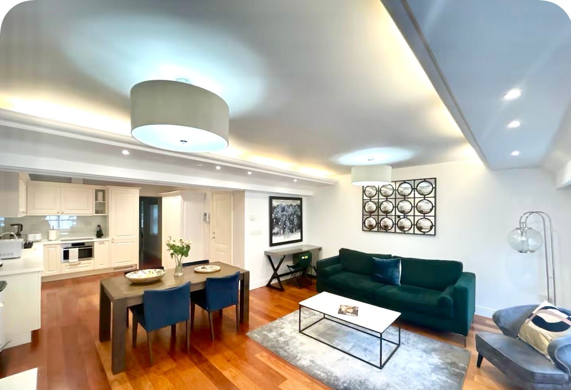 Clariges style Mayfair Residence – Hanover Square. gallery image 2