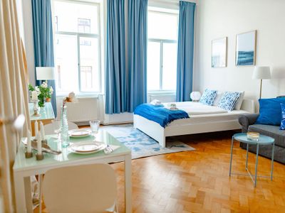 Typical Viennese Apartment 7 min by feet to center