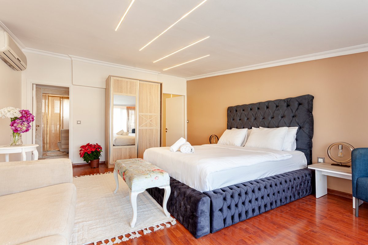 Duplex & Spacious 5BR-3BA Sea&City View 1min Metro