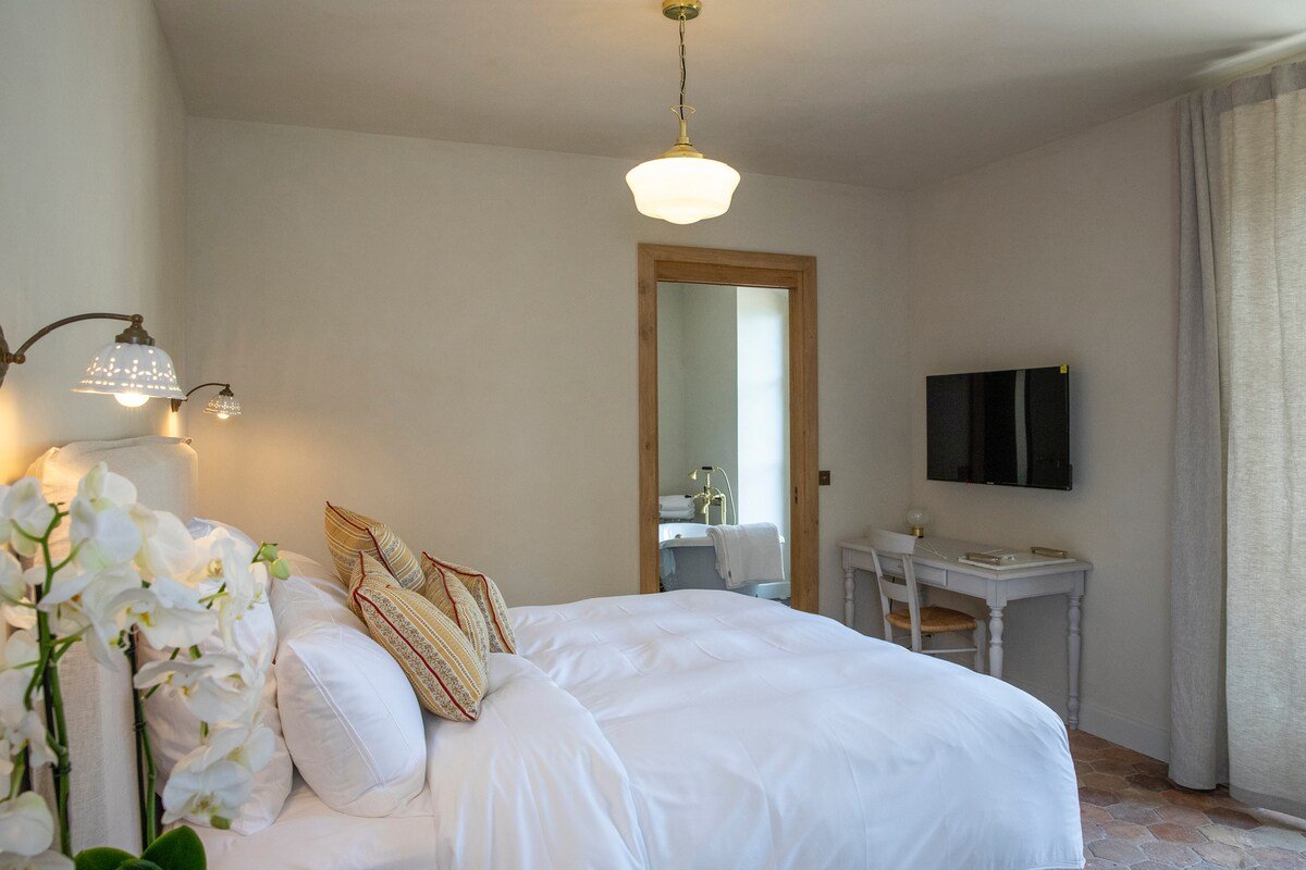 Casa Nostra gallery image 3