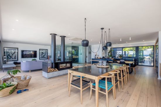 Photo 4 of Bakoven Hideaway accommodation in Bakoven, Cape Town with 4 bedrooms and 4 bathrooms