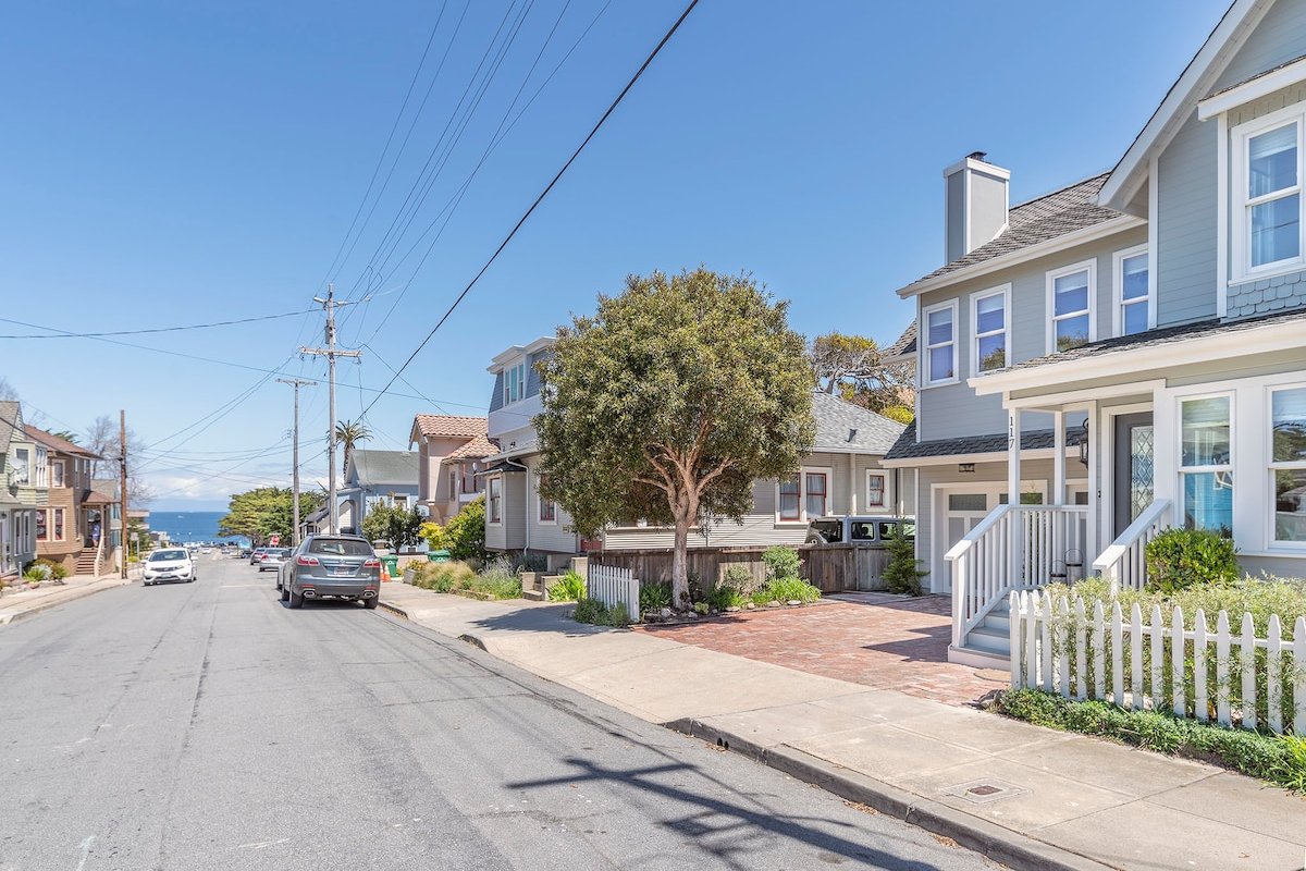 3813 Point Break ~ Walk to Lover’s Point Beach! gallery image 4