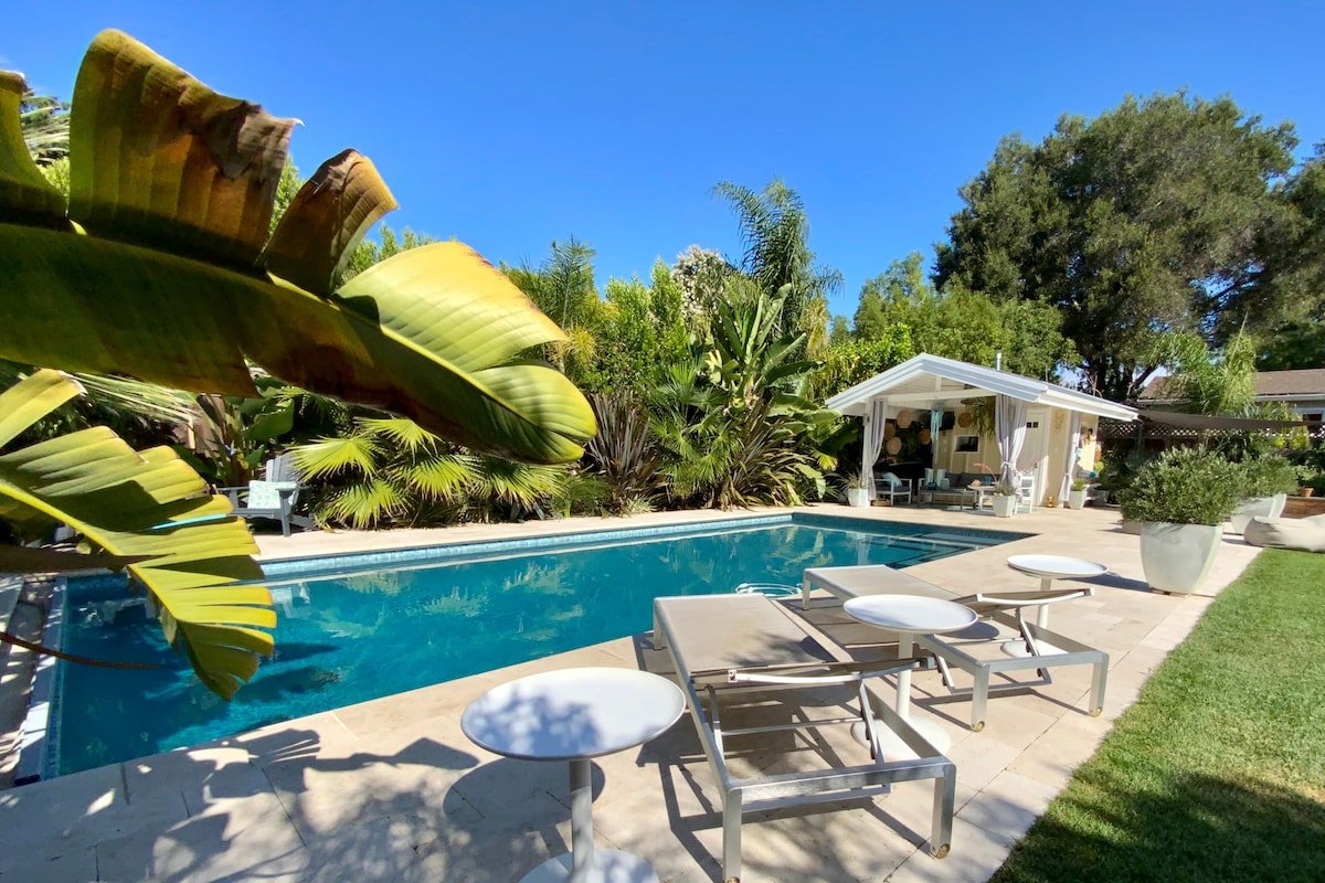 Mission style, w. Pool, Hot tub, walk to downtown gallery image 2