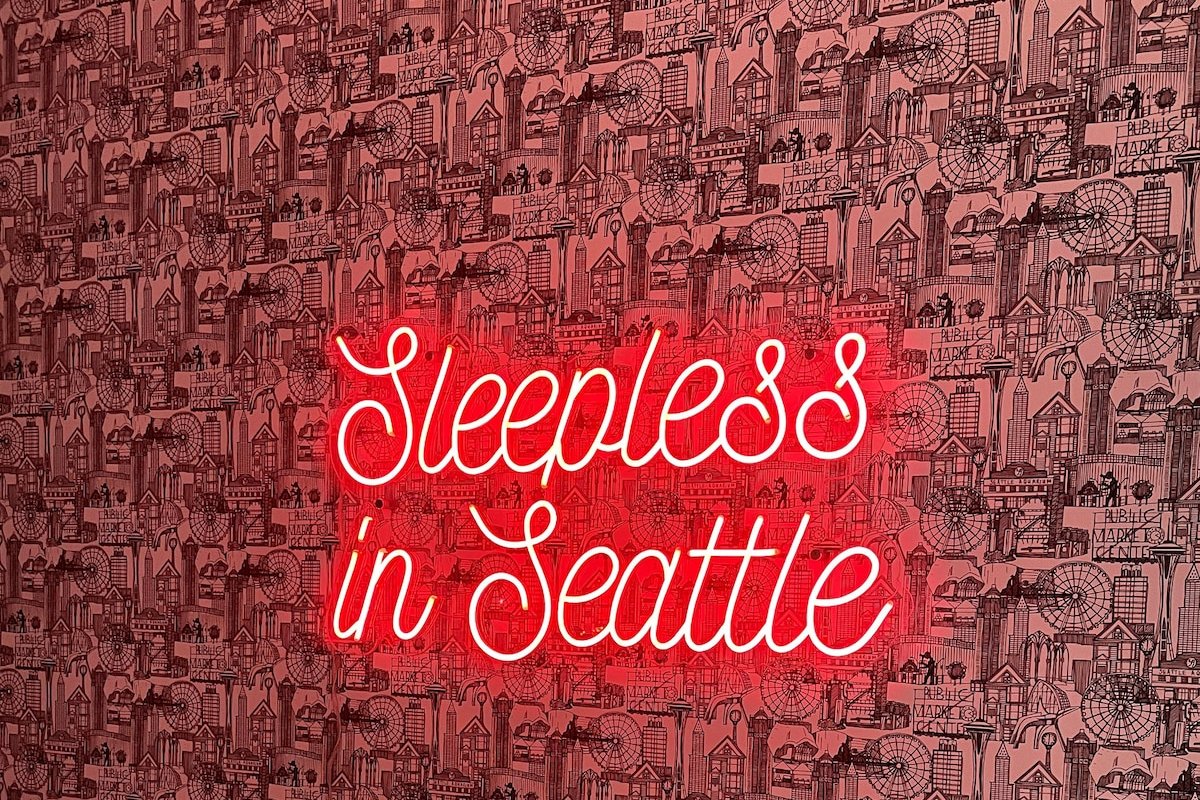 Emerald City Chic 2B/2B | Skyline/Water Views gallery image 3