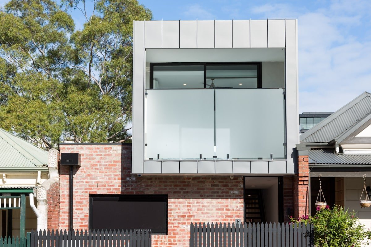 Lola Three Levels of Style with Rooftop Terrace gallery image 2