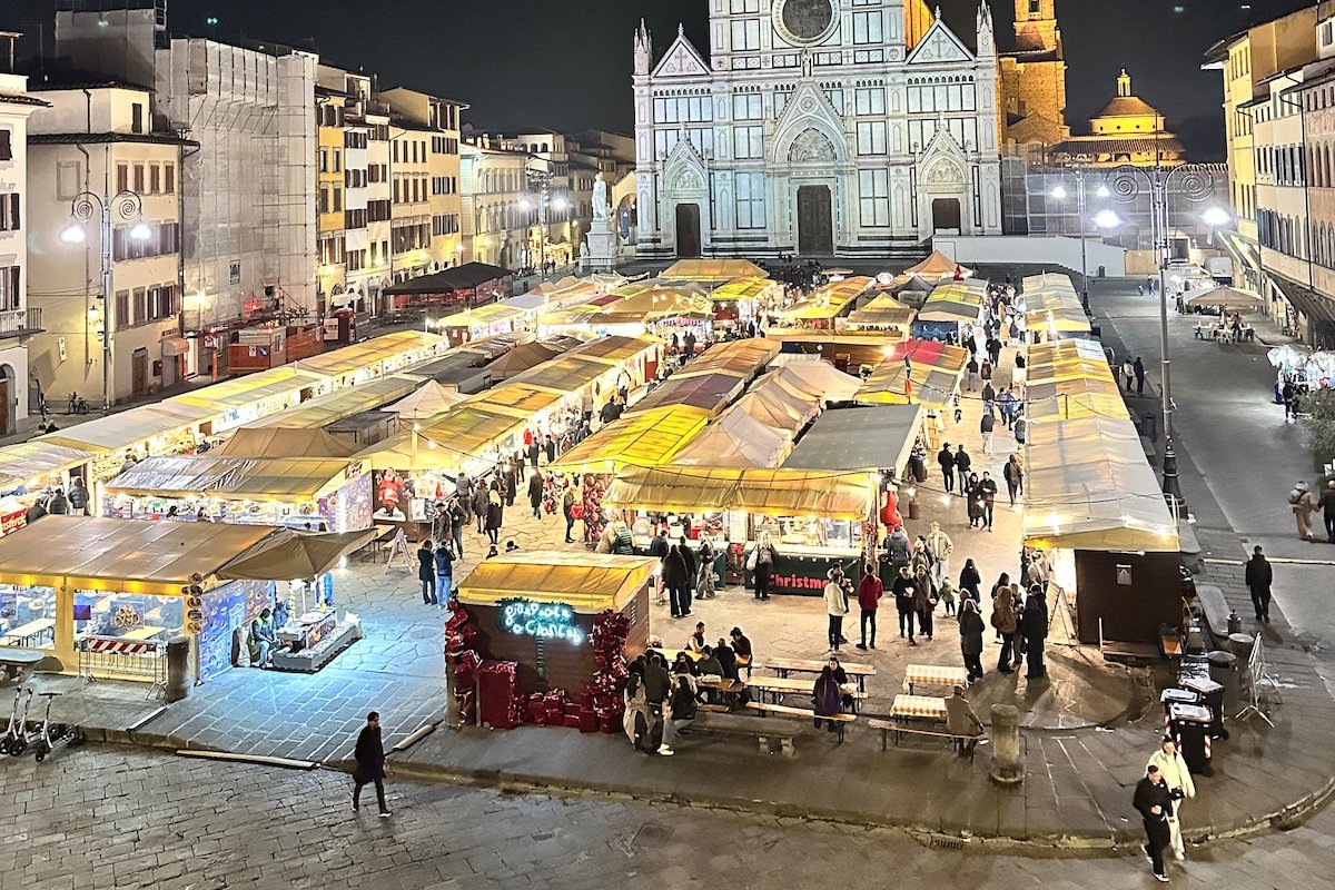 [Santa Croce best view] mercatini di Natale gallery image 2