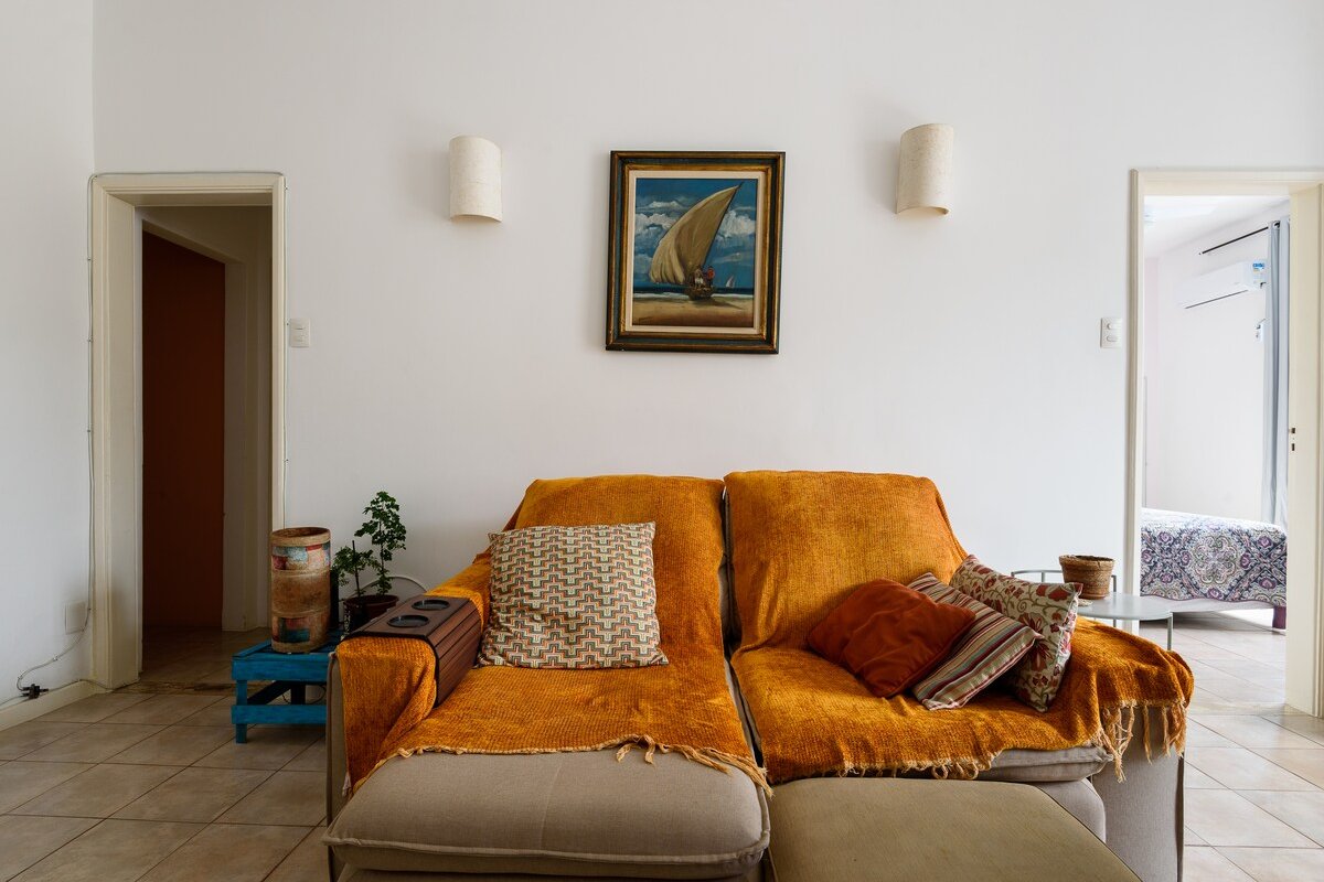 Apto Ano Novo na quadra do metrô3km de Copacabana gallery image 5