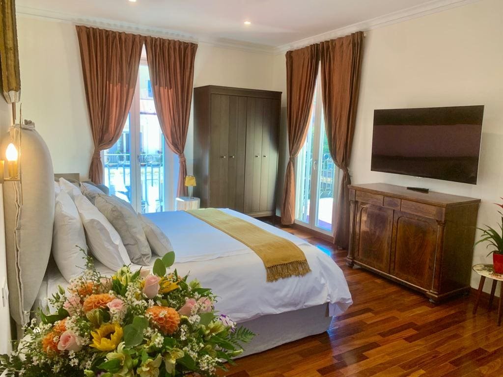 Atticus Luxury Penthouse with Stunning Terrace gallery image 3