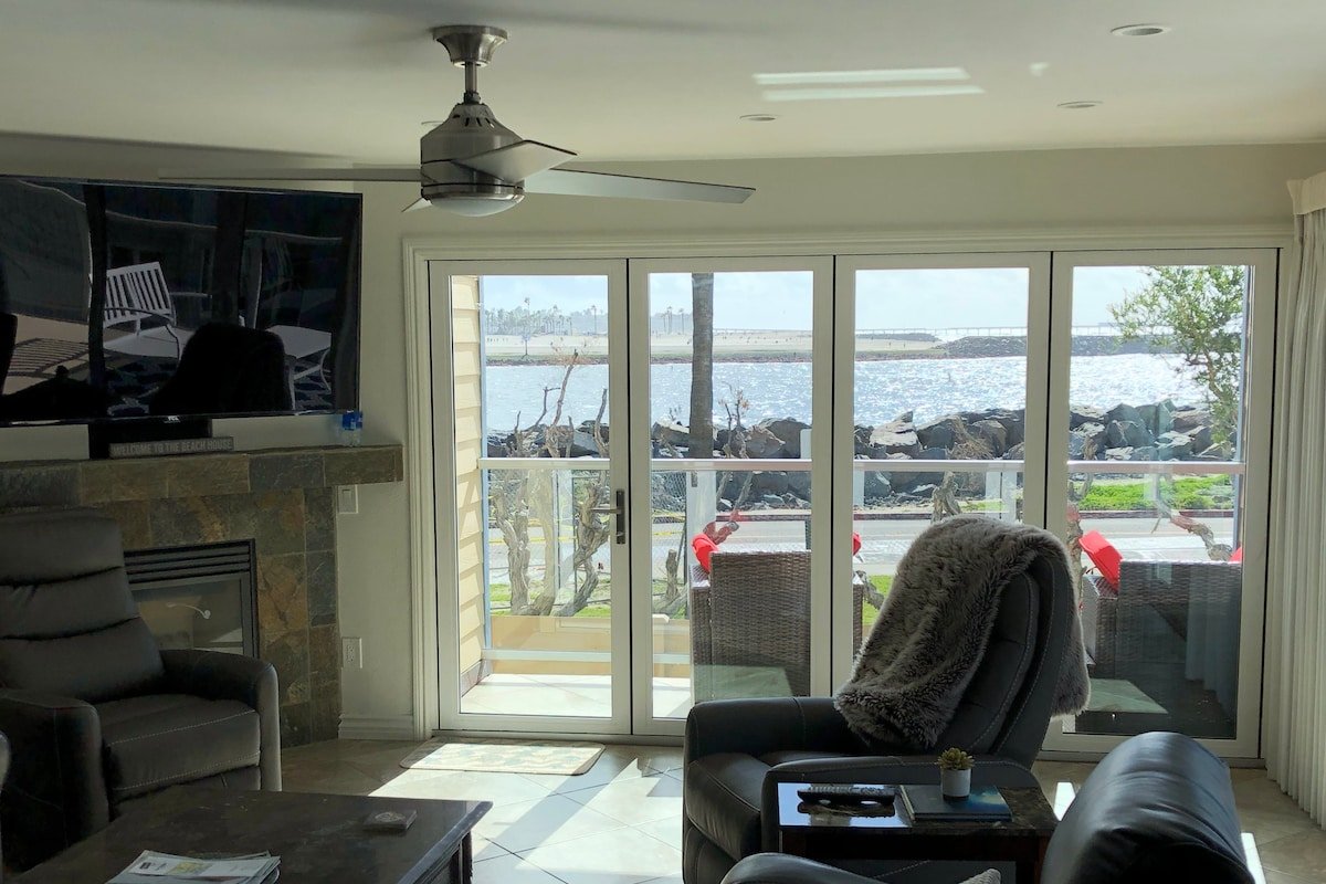 Beachfront-Ocean views!-Luxury AC Home on Sand! gallery image 4