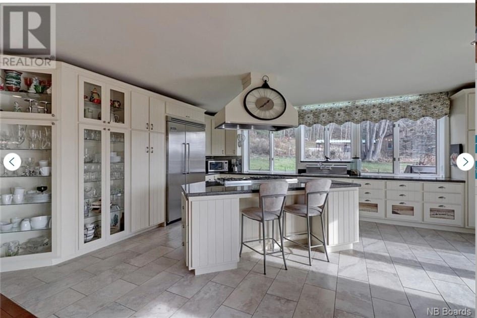 Fredericton Gatherings-5 bedrm RiverView sleeps 13 gallery image 5