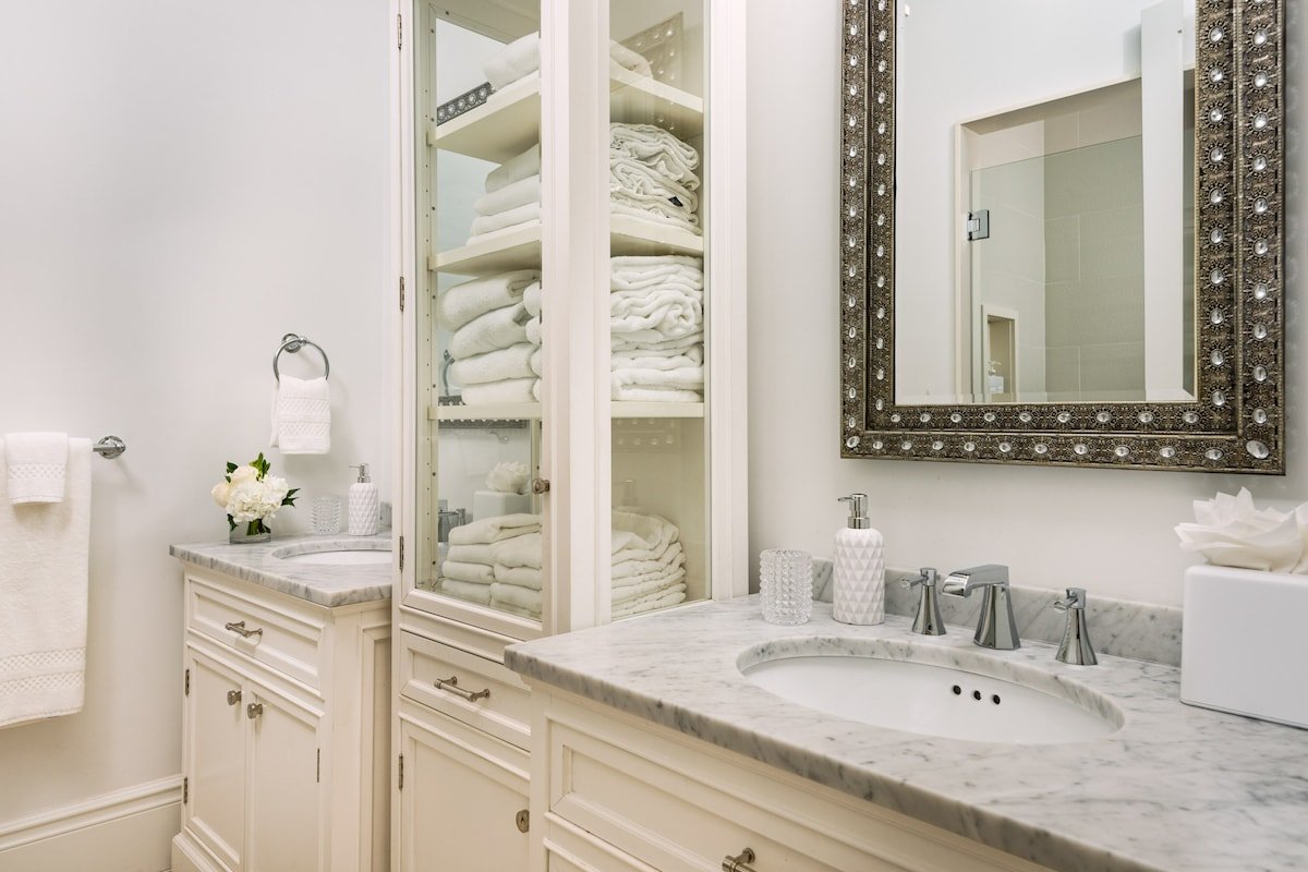 Exclusive Oceanfront Villa On Taylor Bay Beach! gallery image 3