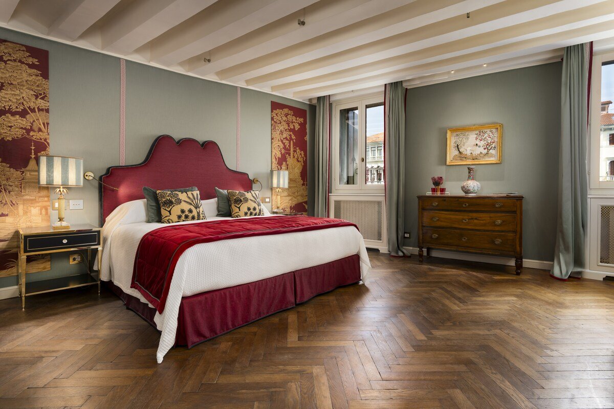 Palazzo Loredan Grand Canal gallery image 2