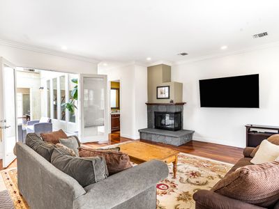 Upscale Custom-Built House | walk to Beach, Canals