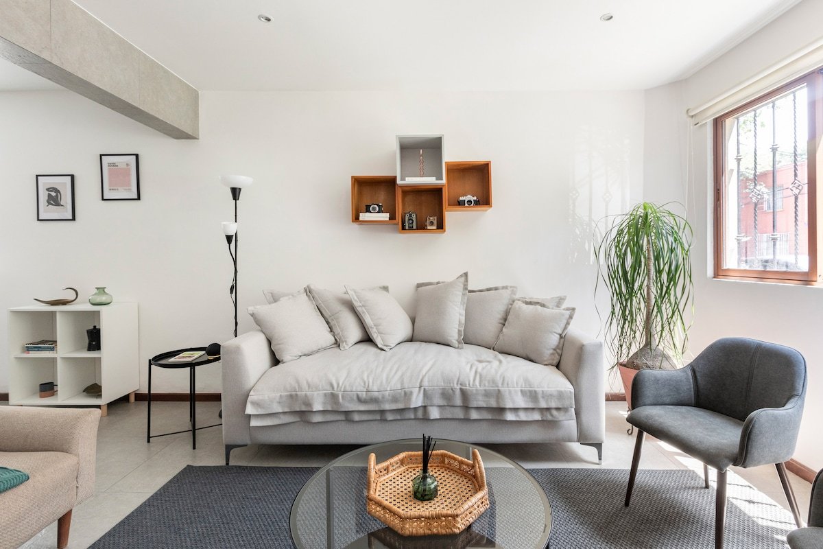 Exceptional 3BR Condesa Casa with Private Rooftop gallery image 2